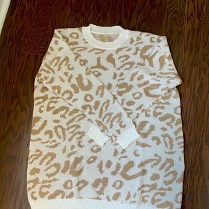 Amazon sweater perfect to wear with leggings and boots. Size M.